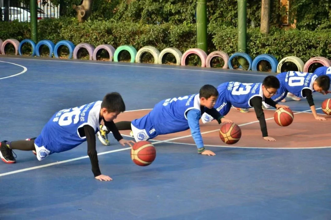 大学生篮球社团如何引入智能情感技术_1